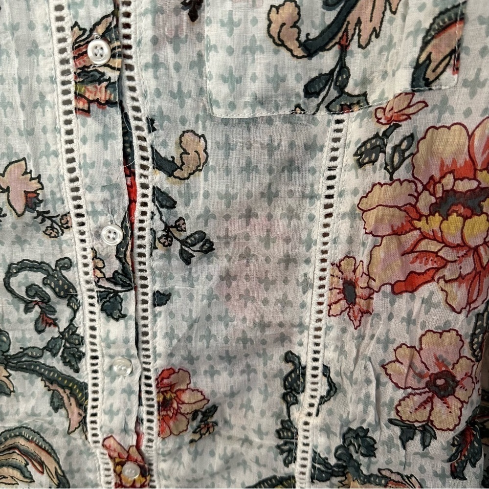 Magazine Women’s Long Sleeve Floral Lace Detailed Button Up Blouse Sz L GUC - Picture 3 of 9